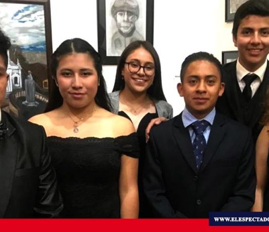 Jóvenes artistas exponen sus obras