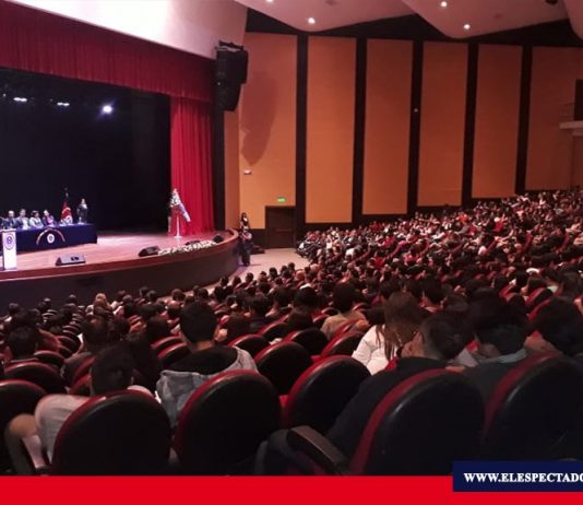 UNACH entrega galardón “Ave Fénix”