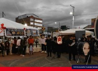 Estudiantes participaron en feria de emprendimientos