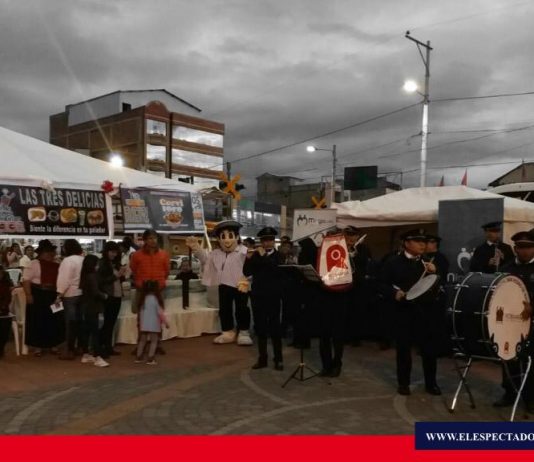 Estudiantes participaron en feria de emprendimientos