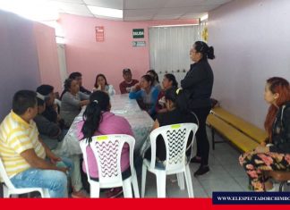 Madres y padres de familia participaron en taller de hábitos alimenticios