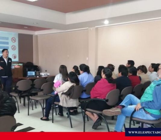 Técnicos de Arcsa capacitan a estudiantes de la Espoch