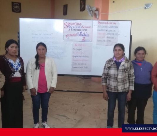 Técnicos del MIES dialogan con familias sobre educación sexual