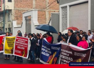 Funcionarios en Riobamba protestan en contra del acuerdo Interinstitucional 001