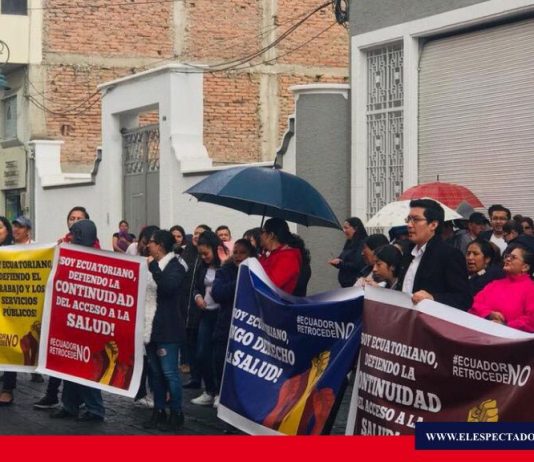 Funcionarios en Riobamba protestan en contra del acuerdo Interinstitucional 001
