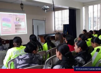 Capacitan a funcionarias policiales sobre prevención del cáncer de mamas