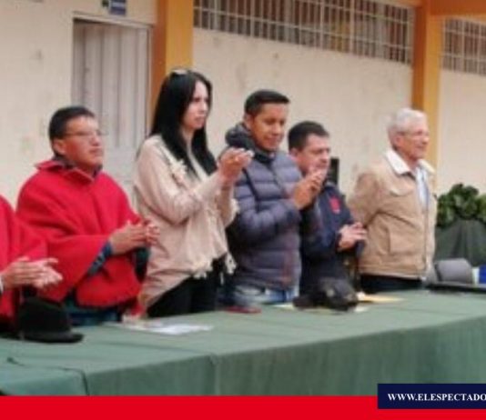 Entrega de Convenio de Cooperación a la Comunidad Chimborazo