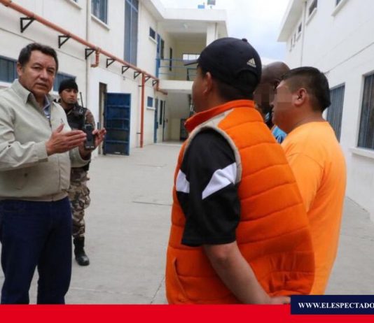 PPL entregaron armas en Centro de Rehabilitación Social en Latacunga