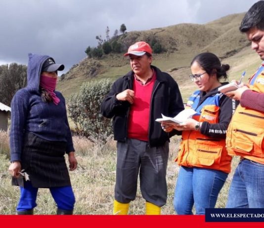 El SNGRE evalúa condiciones en poblaciones afectadas por la caída de ceniza del volcán Sangay