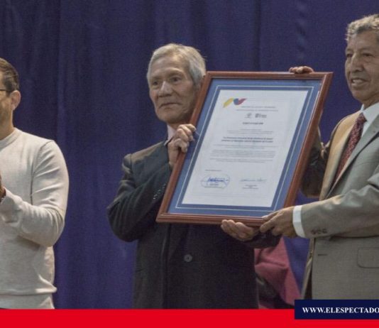 Tejedores de alfombras de Guano recibieron certificación de patrimonio cultural