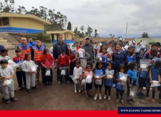 Entrega de kits volcánicos en parroquias de Riobamba afectadas por caída de ceniza