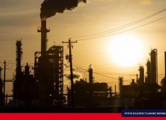 Precio de barril de petróleo se desploma