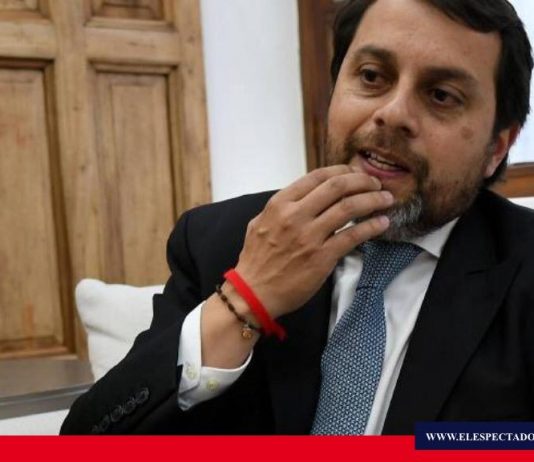 Paúl Granda presentó su renuncia al cargo directivo del IESS