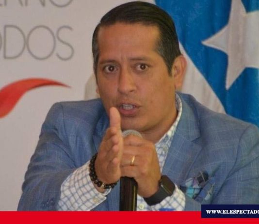 Rommel Salazar Cedeño reemplazará a Alexandra Ocles