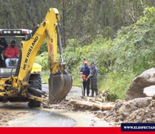 Deslave en la vía de ingreso a comunidad de Guayllabamba