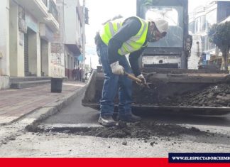 Campaña de bacheo en las calles de Guano