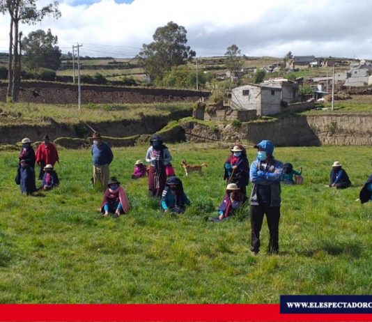 La comunidad Tzimbuto Quincahuán conoce sobre la obra de alcantarillado para su sector