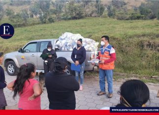 Kits volcánicos se entregan a familias afectadas por la caída de ceniza En la jornada del lunes 21 de septiembre, se continuó con la entrega de 750 kits adicionales y otros 2000 kits serán retirados de la ciudad de Riobamba para su posterior distribución en las comunidades afectadas. Foto GADM CHUNCHI.
