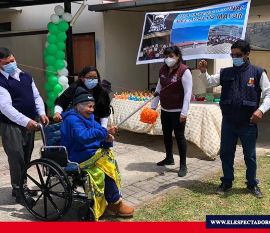 Día Internacional del adulto mayor se celebró en centro Gerontológico El GAD Municipal agradeció a aquellos ciudadanos residentes dentro y fuera del Cantón que siempre están colaborando con el Centro Gerontológico, mismos que ayudan a fortalecer la atención de los adultos mayores, demostrándoles su cariño y gratitud. Foto: GADM Chunchi.