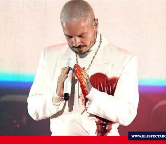 La fiesta latina de la música se prendió en la entrega del Latin Grammy 2020 J Balvin se hizo con el galardón de mejor álbum de música urbana por "Colores". Foto/ Fuente: Latin Grammy 2020.