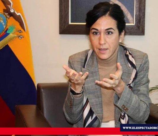 Vicepresidenta de Ecuador se verá con el Papa La vicepresidenta de Ecuador, María Alejandra Muñoz, viaja a Europa y será recibida por el Papa en el Vaticano, su agenda en el viejo continente será para buscar de cooperación internacional para la infancia. Foto/ Fuente: Agencia EFE.