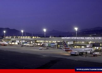 COE Nacional dispone nuevos requisitos para el transporte aéreo de pasajeros Desde este 27 de diciembre el COE Nacional ha fijado nuevos protocolos en frecuencias áreas y pasajeros con afán de controlar el contagio por COVID19. Foto: Aeropuerto Quito.