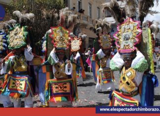 Exposición de trajes de personajes de los Pases del Niño