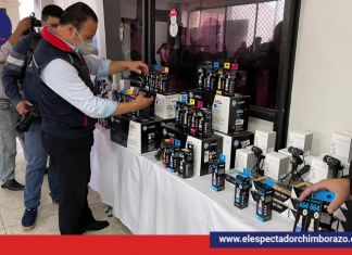 Donación de cámaras web reciben Infocentros de Riobamba