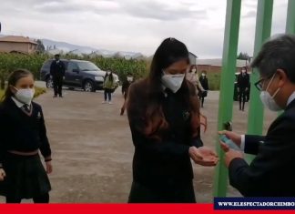 El retorno progresivo a clases presenciales queda suspendido El COE Nacional tomó decisiones tras conocerse los primeros casos de contagiados con la variante británica del virus SARS-CoV-2 en el territorio nacional y un aumento en casos que necesitan atención hospitalaria en varias ciudades del país. Foto: Captura de pantalla.