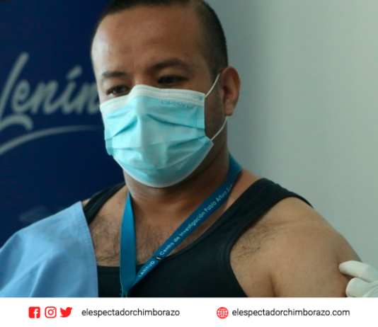 Moreno aclara que su familia no ha recibido la vacuna