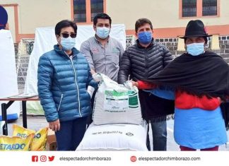 MAG entrega paquetes tecnológicos para productores de la Provincia de Chimborazo Entrega 160 paquetes tecnológicos de papa y pastos a productores de San Isidro, de Guano / #JuntoAlProductor. Foto: MAG.