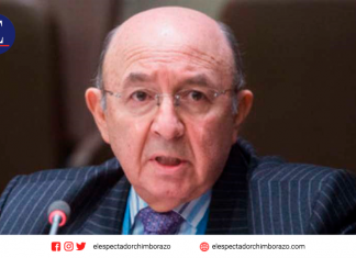 El canciller también renuncia al Gobierno de Moreno
