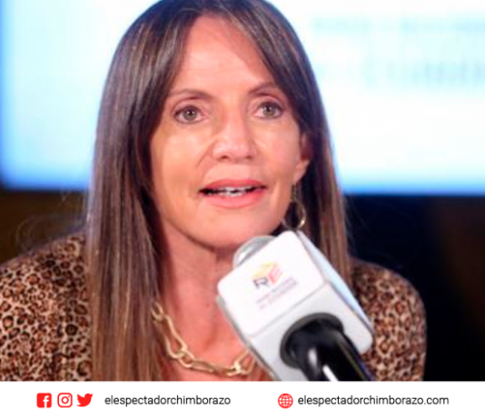 Caridad Vela renuncia al Gobierno de Moreno