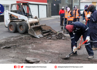 El Municipio da mantenimiento a la red vial de Riobamba