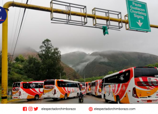 Transportistas de Chimborazo se suman al paro
