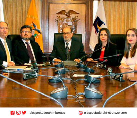 #EsUrgenteCorte y #EcuadorEsProvida, tendencias en Twitter