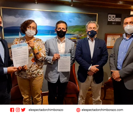Políticos ecuatorianos apoyan iniciativa de partido ultraconservador de España